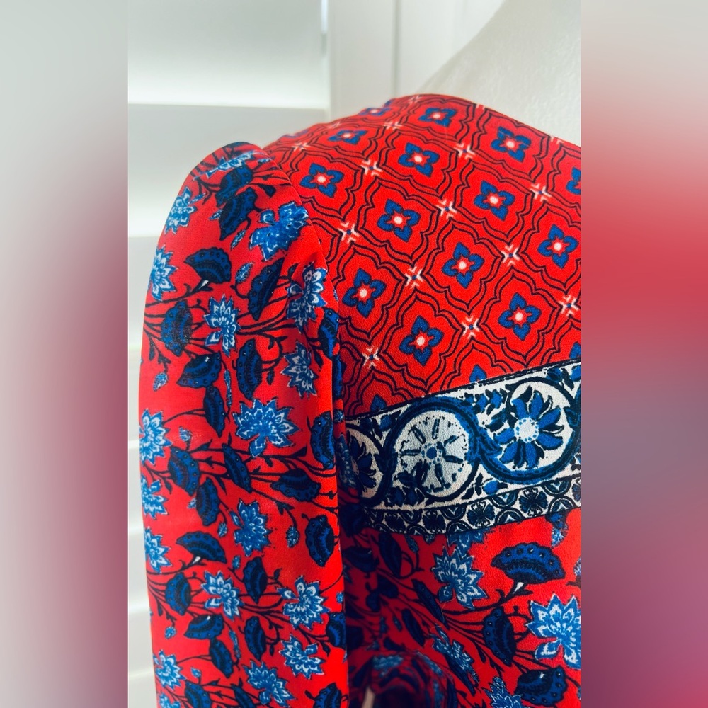 Loft Sz M Red w/Blue Floral Print - Picture 3 of 9